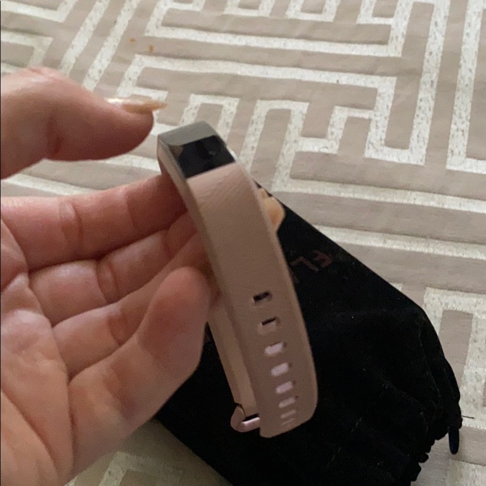 Fitbit - Picture 3 of 4